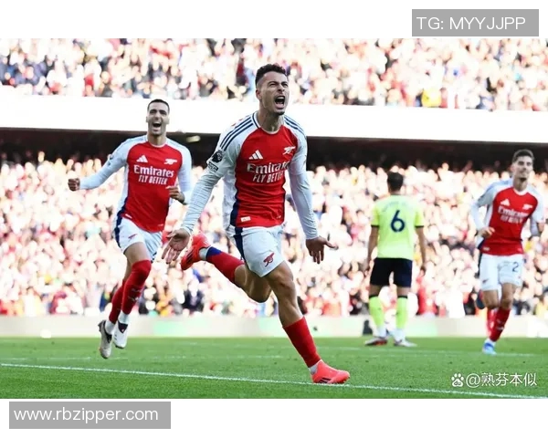 足球瞬间定格在镜头中展现激情与梦想的美丽照片